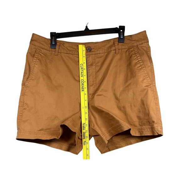 GAP 5" Women's High Rise Girlfriend Khaki Shorts, Plus Size 18, Lot of 4 - Picture 7 of 15